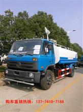 百色灑水車與油罐車 城市運行與工業運輸的視覺記錄